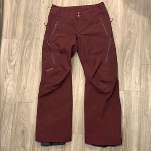Women’s Patagonia snow pants